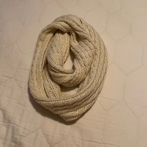 Knit scarf